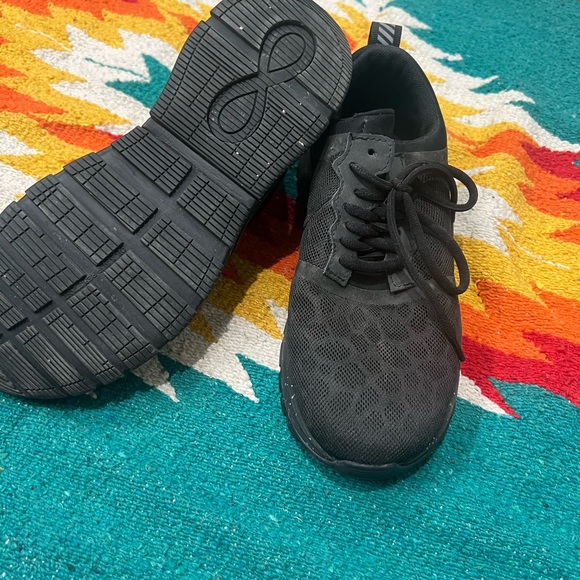 Stylish Black Womens Sneakers - Picture 3 of 3